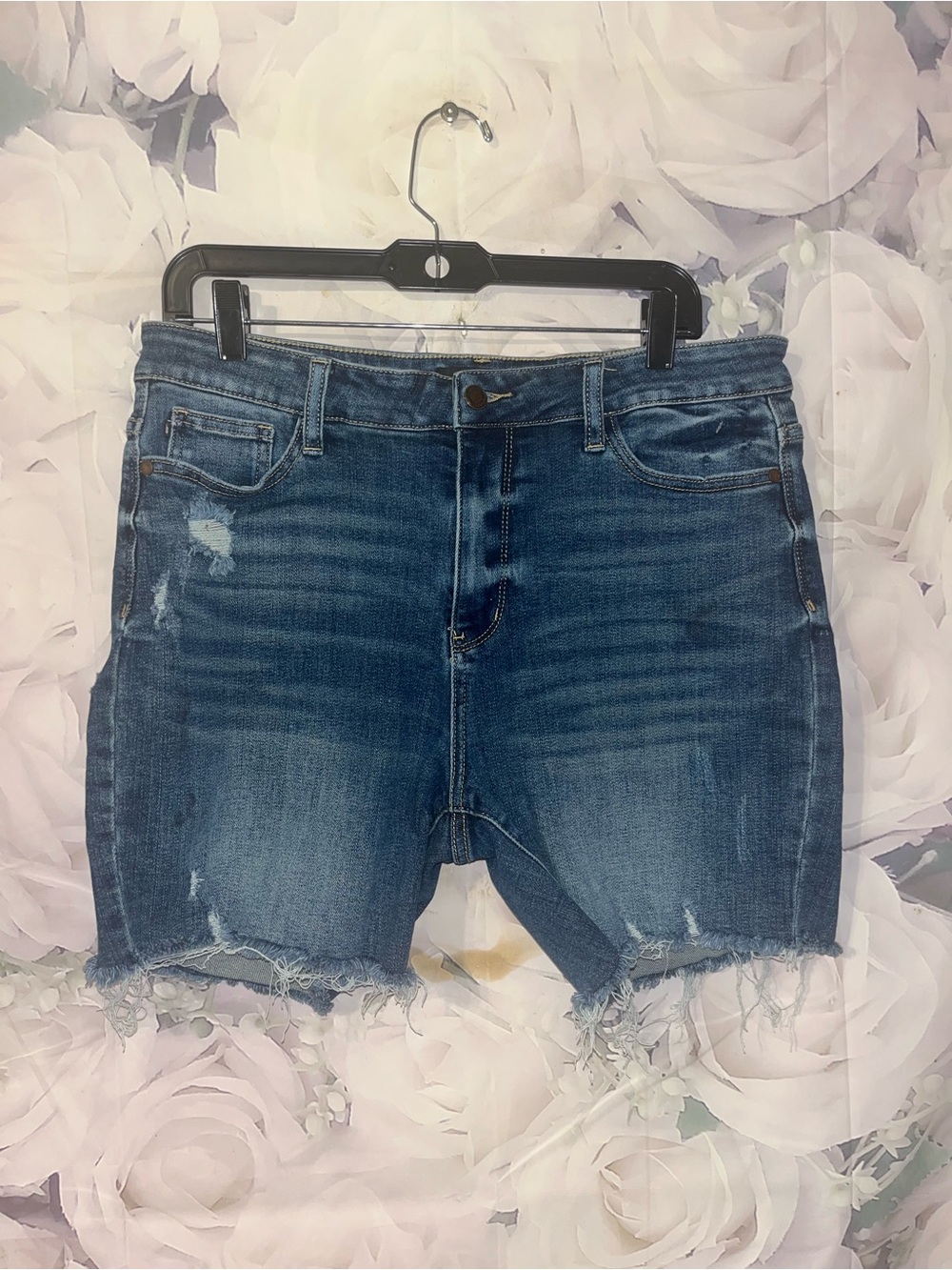 Judy Blue Jean Shorts Women Size XL Blue Distressed Medium Wash Stretch Denim